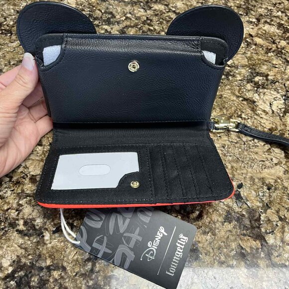 BRAND NEW WITH TAGS DISNEY LOUNGEFLY MICKEY COSPLAY TECH WALLET - Picture 6 of 6